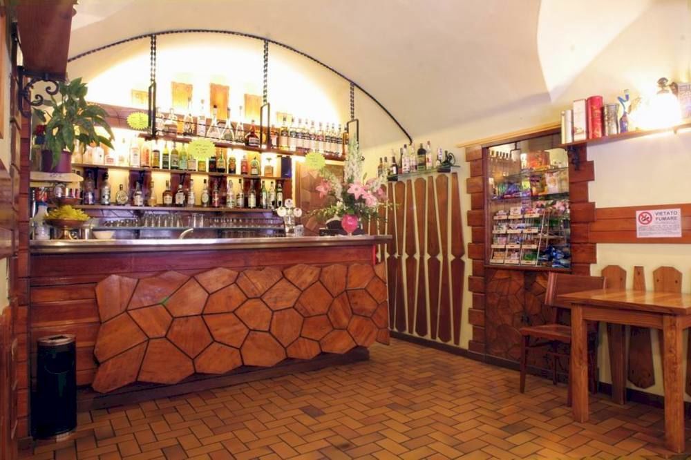 Albergo Il Castellino Darfo Boario Terme Bagian luar foto
