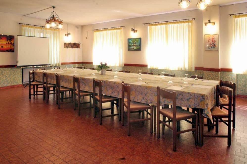 Albergo Il Castellino Darfo Boario Terme Bagian luar foto